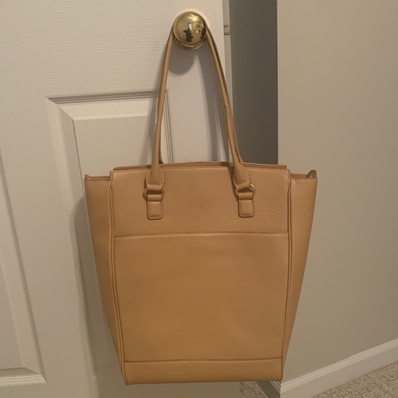 Banana Republic Dianne Leather Tote - Picture 2 of 9